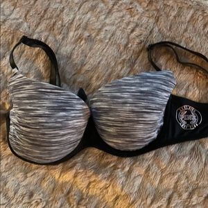 PINK Victoria’s Secret lightly lined 36B bra